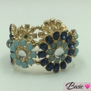 GORGEOUS Floral Glass Bead Stretch Bracelet